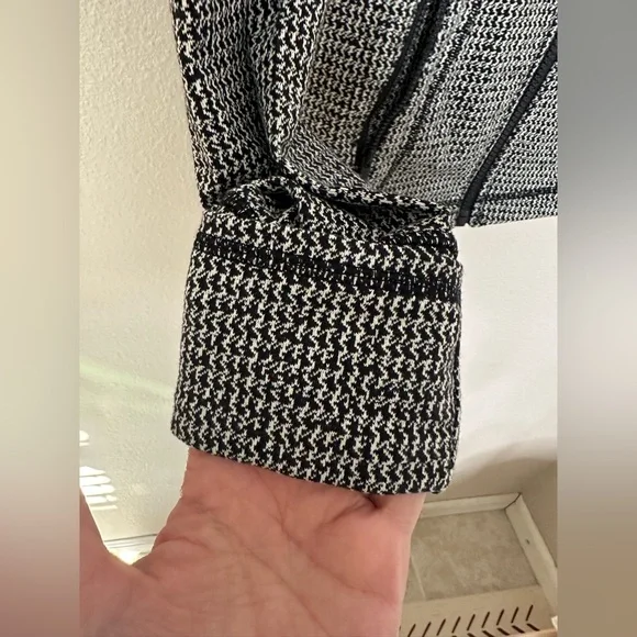 Lululemon define zip up jacket Sz 2 - Picture 2 of 8